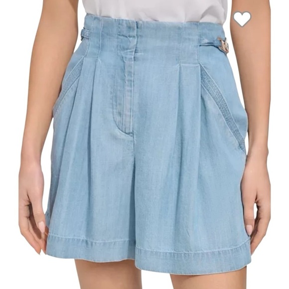 Dkny Pants - DKNY
Linen High Rise Pleat Front Shorts Size 14